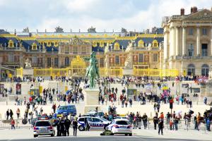 Explore Palace of Versailles on attenvo