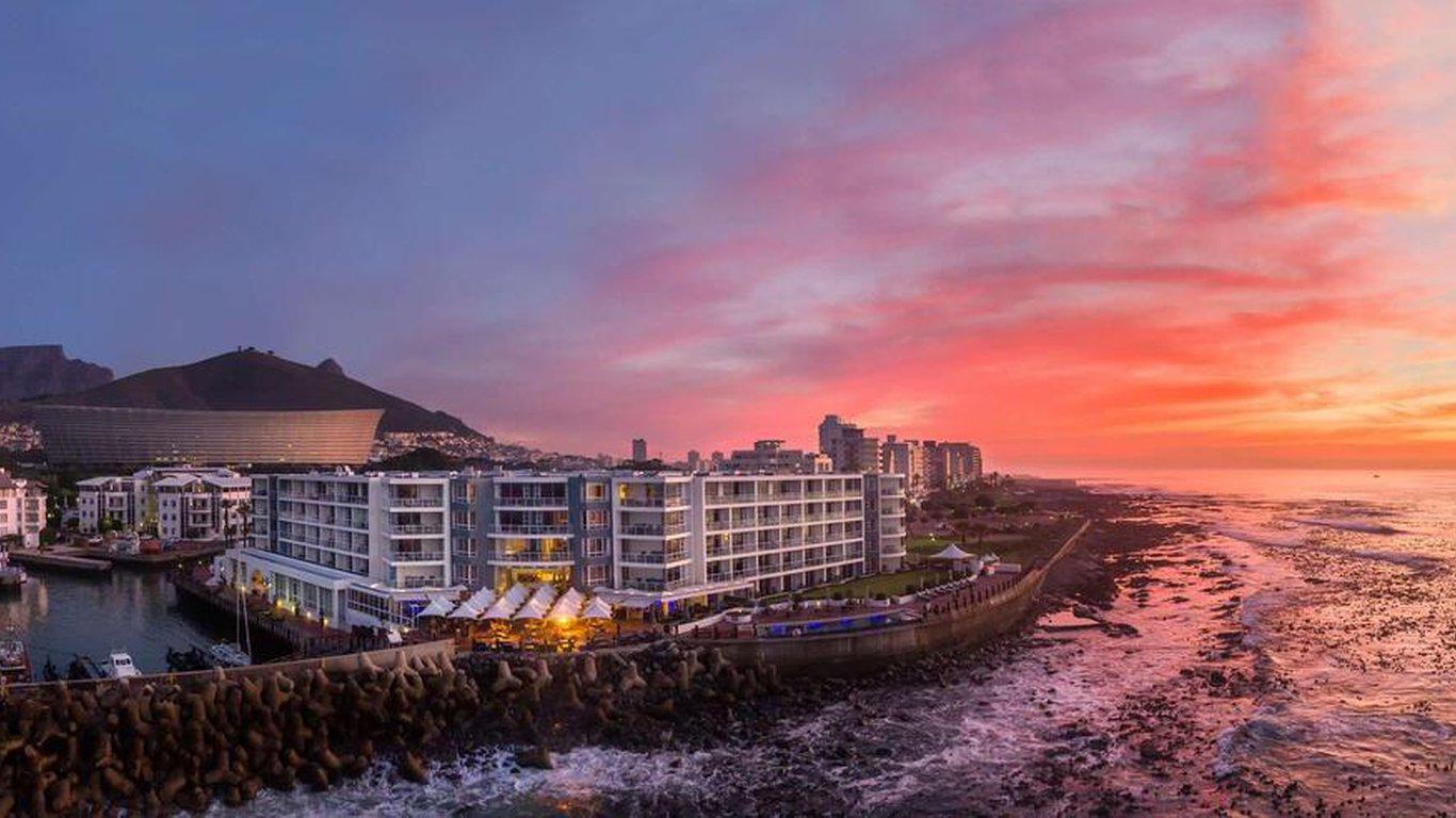 explore Radisson Blu Hotel Waterfront, Cape Town on attenvo