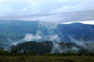 Explore Mt. Kipipiri on attenvo