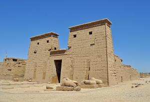 Explore Temple Of Khonsu  Luxor on attenvo