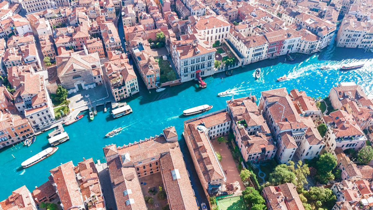 explore beautiful attractions in Venice on attenvo