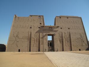 Explore The Temple of Horus at  Edfu on attenvo