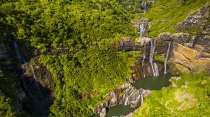 Explore Tamarind Falls on attenvo