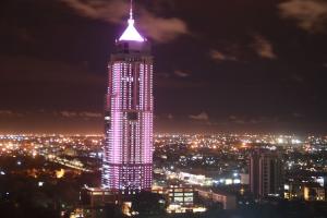 Explore UAP Old Mutual Tower on attenvo