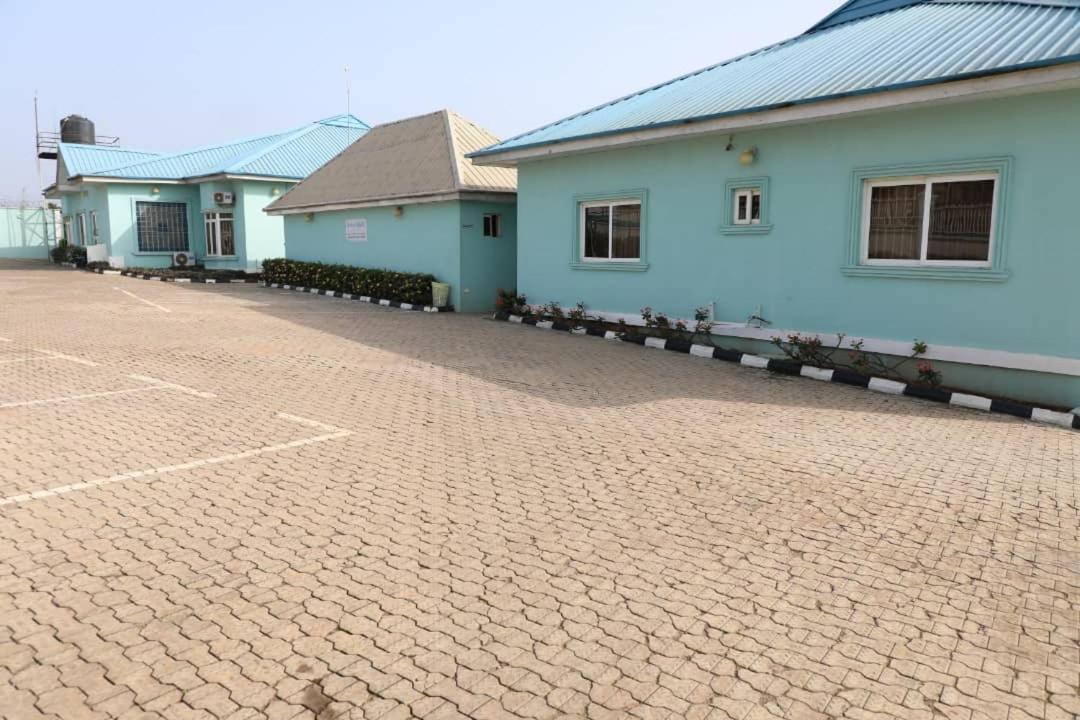 explore Groove Hill Suites Ilesa on attenvo