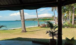 Explore Takawiri Island resort on attenvo
