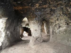 Explore Amanchor cave on attenvo