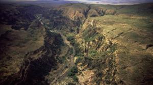 Explore Hells Gate National Park on attenvo
