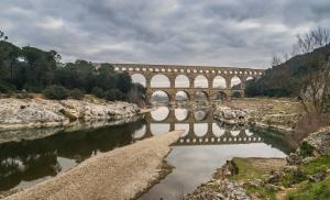 Explore Pont du Gard on attenvo