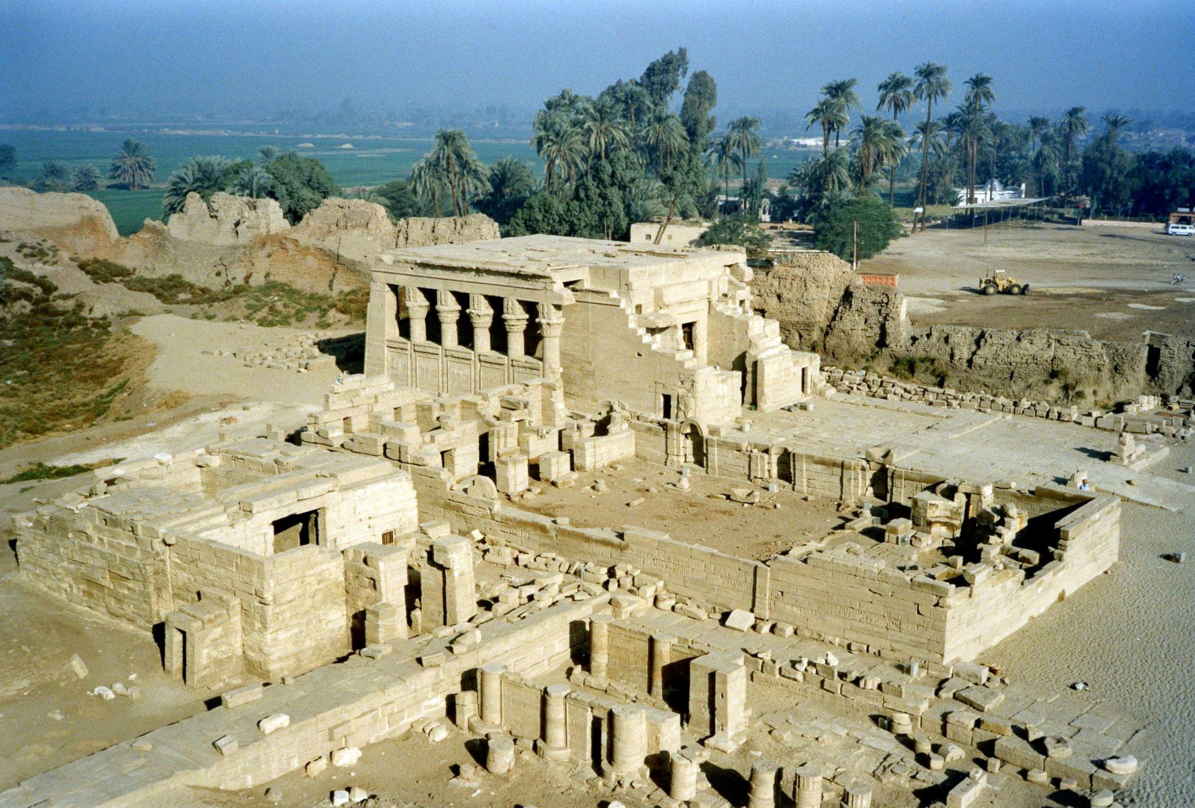 explore beautiful attractions in Dendera on attenvo